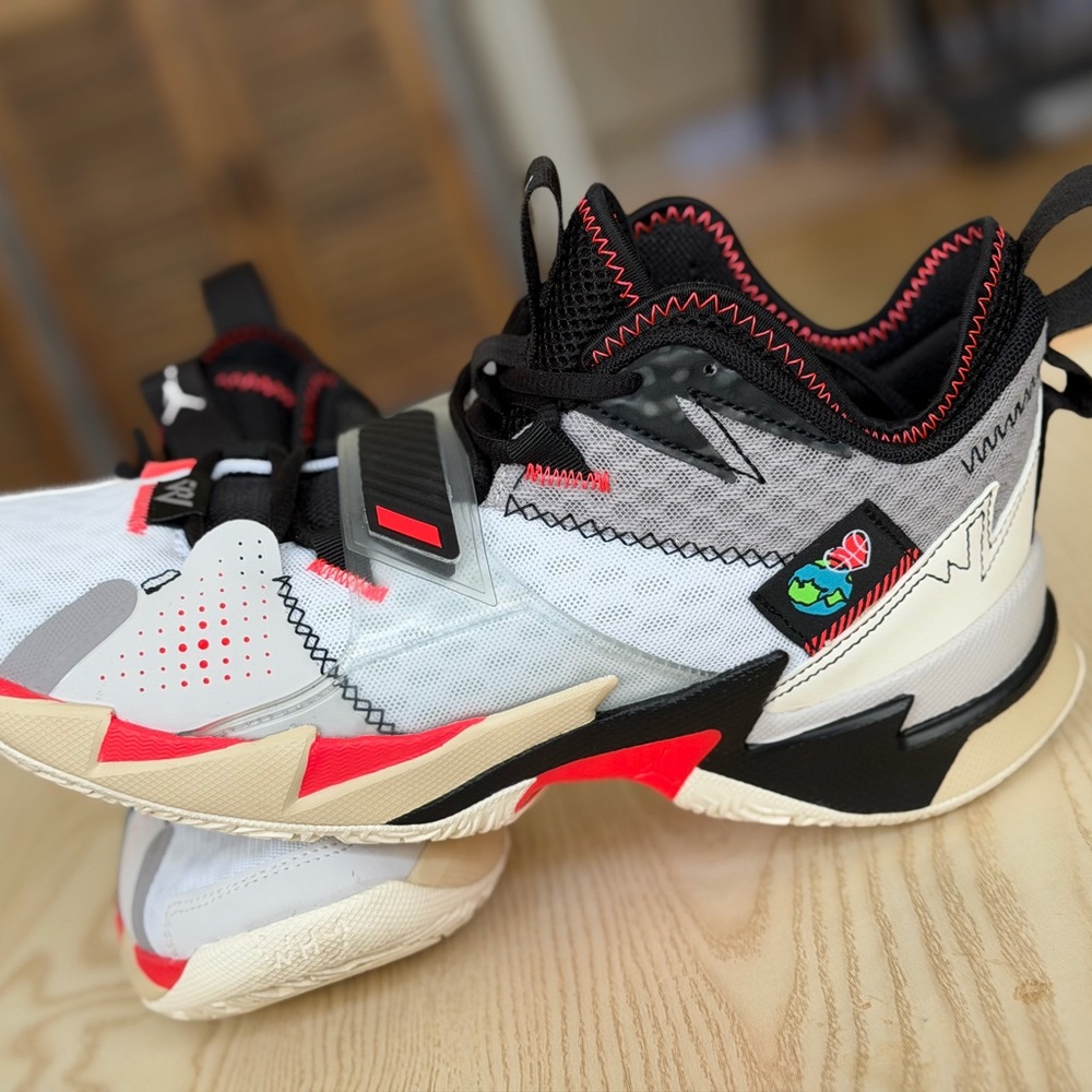 Nike Jordan Why not? Zer0.3 White Black Bright Crimson Men’s size 9.5 *Excellent